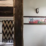 אכסניה Gspusi Bar